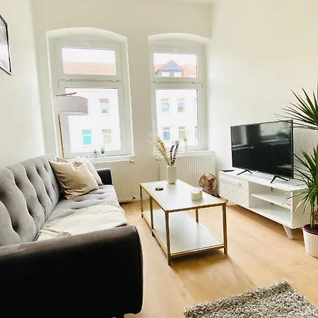 Apartment Stilvolles In Zentraler Lage - Smart-tv, Queensize-bett, Altbaustil, Kueche In City-naehe *